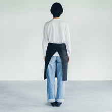 画像をギャラリービューアに読み込む, ミドルサロンエプロン|名入れ刺繡|着るだけで高級感