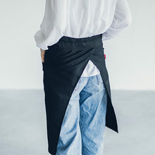 画像をギャラリービューアに読み込む, ミドルサロンエプロン|名入れ刺繡|着るだけで高級感