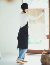 画像をギャラリービューアに読み込む, 【デニム】やわらかいデニムエプロン|名入れ刺繡|肩紐が落ちない